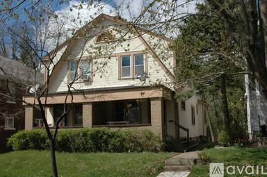 Main picture of 156 Clinton Heights Ave