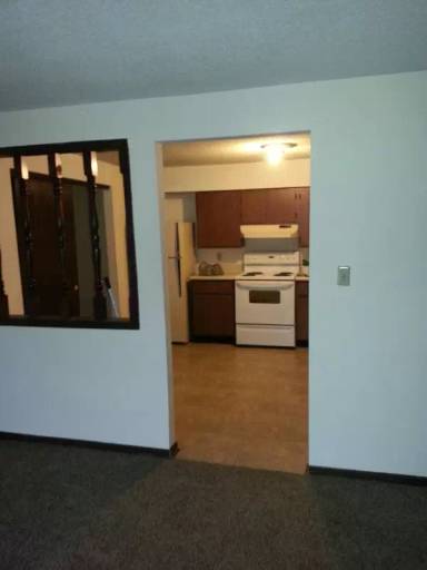 Main picture of 1102 W McPherson St