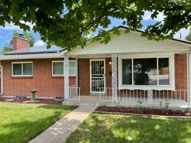 Main picture of 80 Everett St