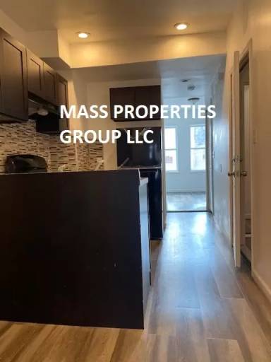 Main picture of 154 W Hanover St