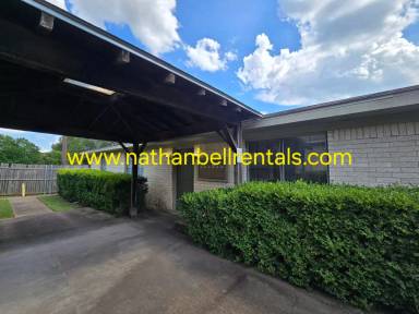 Main picture of 2602 Lamar Ave