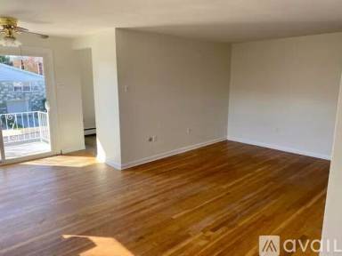 Main picture of 108 Oakland Ave