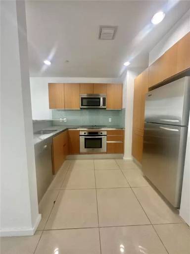 Main picture of 1050 Tower