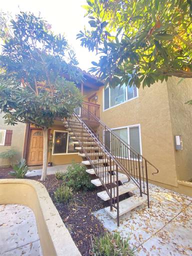 Main picture of 1000 Estes St