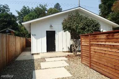 Main picture of 1636 49th St
