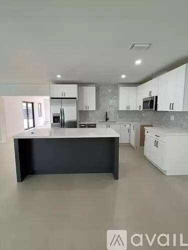 Main picture of 10201 SW 27th St