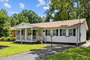 Main picture of 613 Maple St
