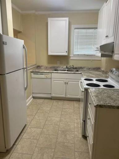 Main picture of 402 Forest Ave