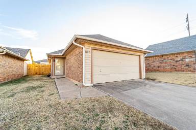Main picture of 808 NE 17th Ct