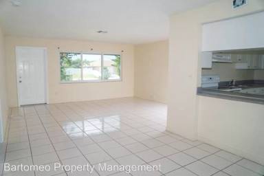 Main picture of 2927 SE 15th Pl