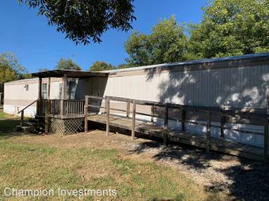 Main picture of 643 Oak Grove Rd