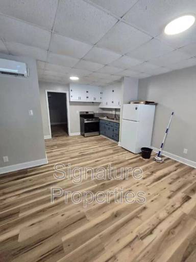 Main picture of 773 Long Point Rd