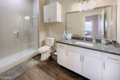 Main picture of 1321 N Westgreen Blvd