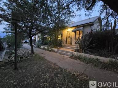 Main picture of 528 N 1st Ave