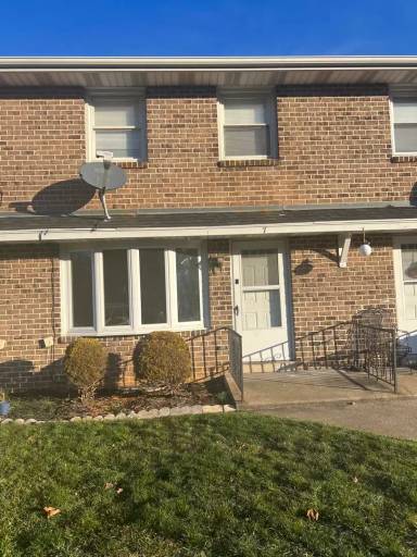 Main picture of 1 Robin Dr