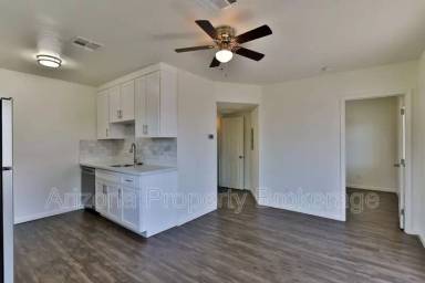 Main picture of 4150 N 25th St