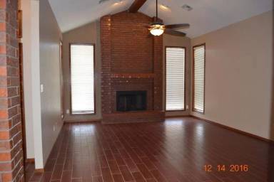 Main picture of 7604 NW Lancet Ln