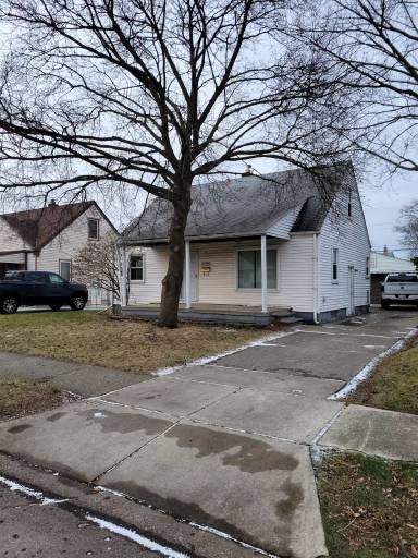 Main picture of 25295 Cole St