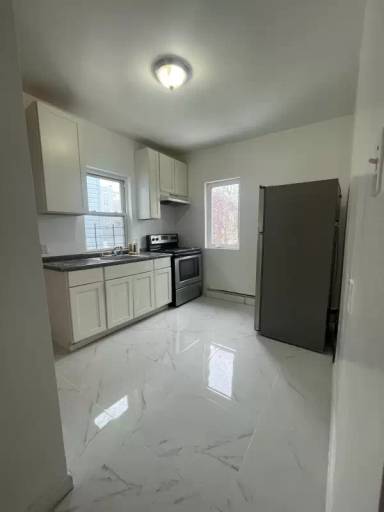 Main picture of 102 Ash St