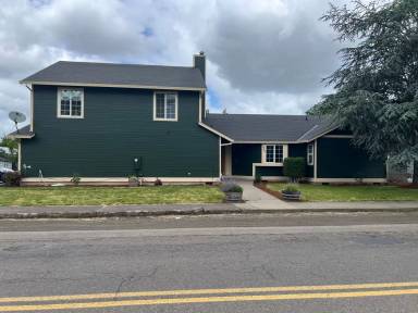 Main picture of 485 W Main St