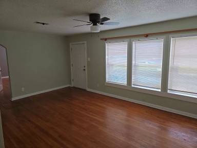 Main picture of 609 Valley Rd