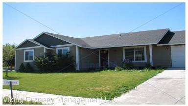 Main picture of 422 NE Black Bear St