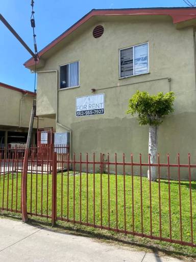 Main picture of 421 N Willowbrook Ave