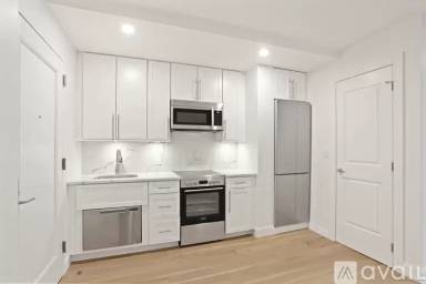 Main picture of 155 E 48th St