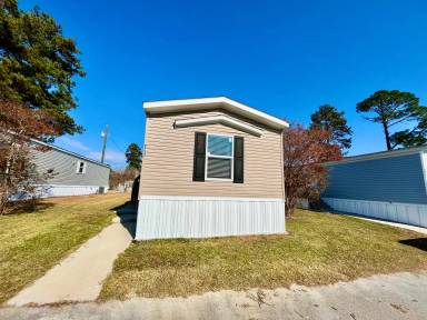 Main picture of 553 Corbin St