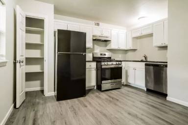 Main picture of 6330 E 7th St