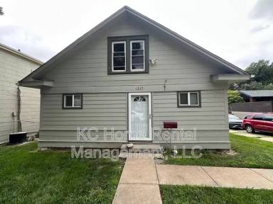 Main picture of 1217 W 47th St