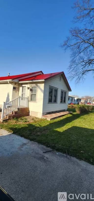 Main picture of 215 Miriam Dr