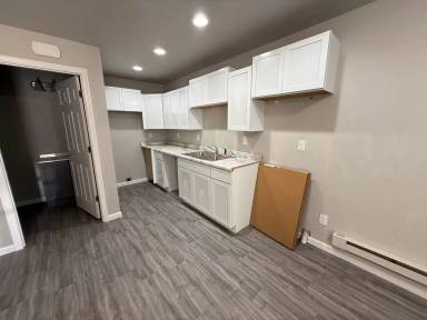 Main picture of 324 4th St NE