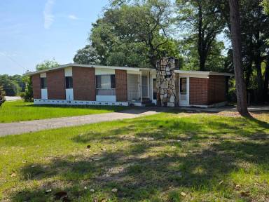 Main picture of 612 Linden Rd