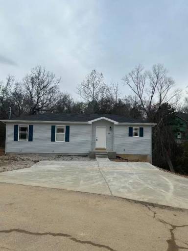 Main picture of 171,181,191 Red Bud St