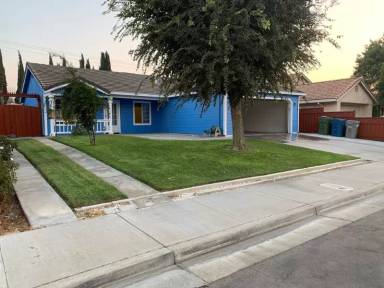 Main picture of 1329 El Camino Way