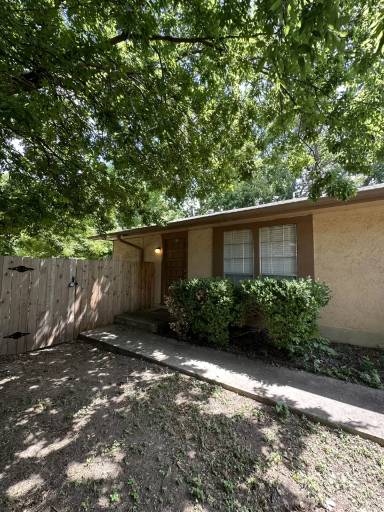 Main picture of 7709 Meadowview Ln