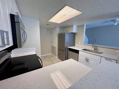 Main picture of 824 Washington Palm Loop