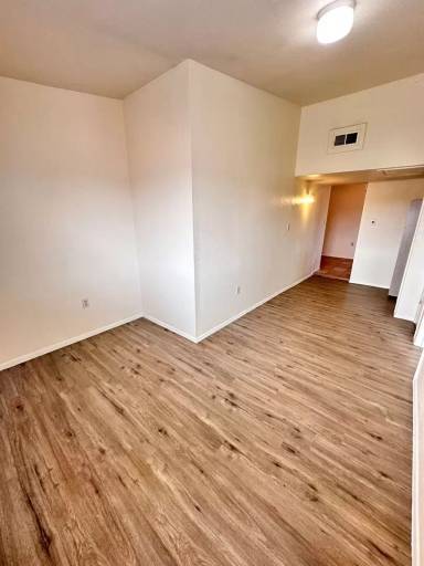 Main picture of 3800 Flora Vista Ave SW