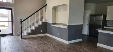 Main picture of 702 Amber Dr