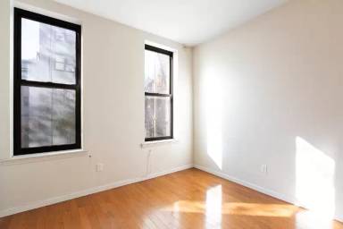 Main picture of 344 E 9th St