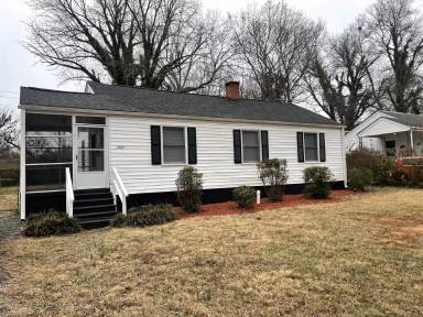 Main picture of 1207 N Elam Ave