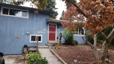Main picture of 739 N 199th St