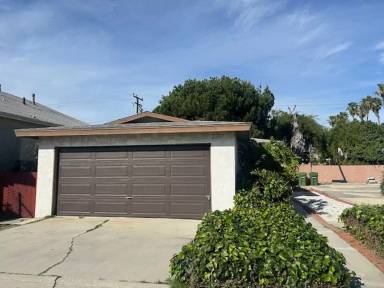 Main picture of 3511 W 147th St