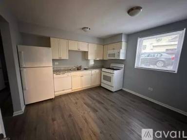 Main picture of 1024 E Division St