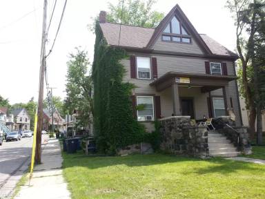 Main picture of 821 Packard St
