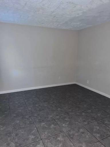 Main picture of 660 E Irby St