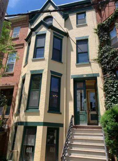 Main picture of 33 S Lake Ave