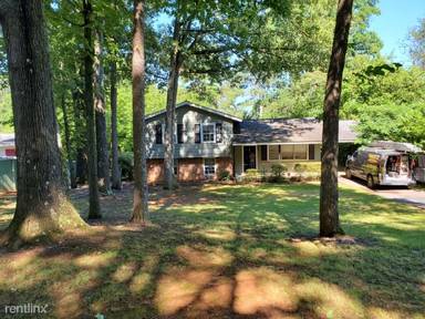Main picture of 1065 Azalea Cir