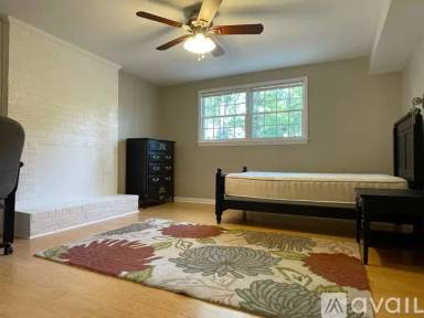 Main picture of 1715 W Market St